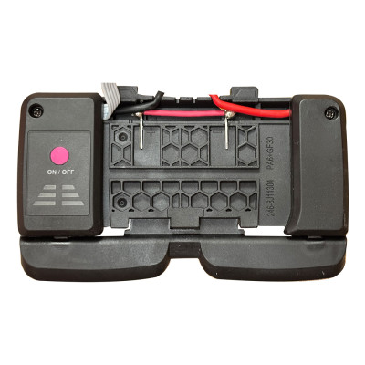 Колода под 2 АКБ с кнопкой вкл. для пилы Kraissmann 4000 AKS-BL 36 Li Колода под 2 АКБ с кнопкой вкл. для пилы Kraissmann 4000 AKS-BL 36 Li